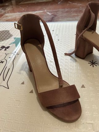 Zapatos de tacón coral talla 39. Usados dos veces.