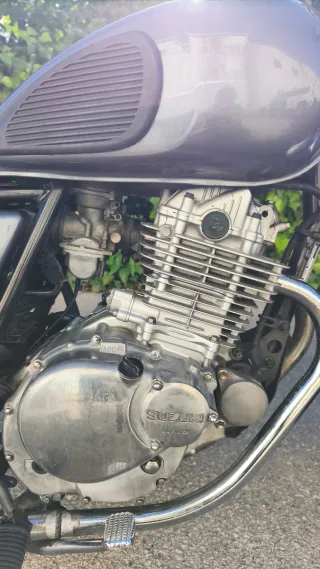 Moto Suzuki Tu 250cc estilo café racer