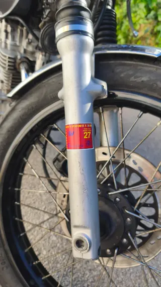 Moto Suzuki Tu 250cc estilo café racer