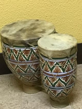 Duo di tamburi africani in ceramica