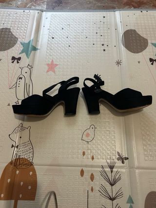 Zapatos de tacón negros con plataforma. Dos usos.