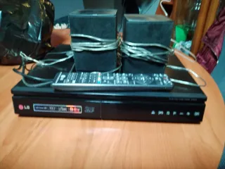 Equipo Home Cinema LG Blu-ray 3D 4 gafas y3 pelicu