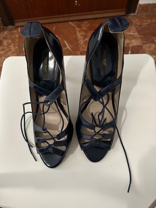 Zapatos Zara tacón fino azul marino. Usados 1 vez