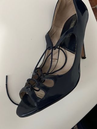Zapatos Zara tacón fino azul marino. Usados 1 vez