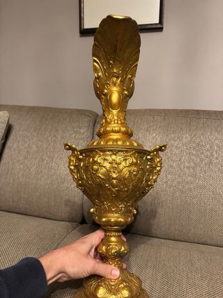 Anfora antiga dourada