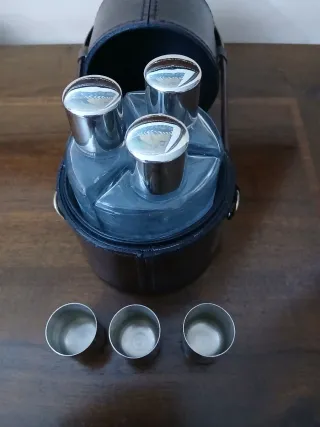 Mini bar portatile vintage in pelle