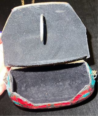 Bolso tipo cofre piedras naturales