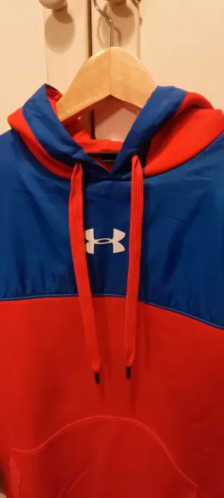 Sudadera Under Armour Capucha. Talla S
