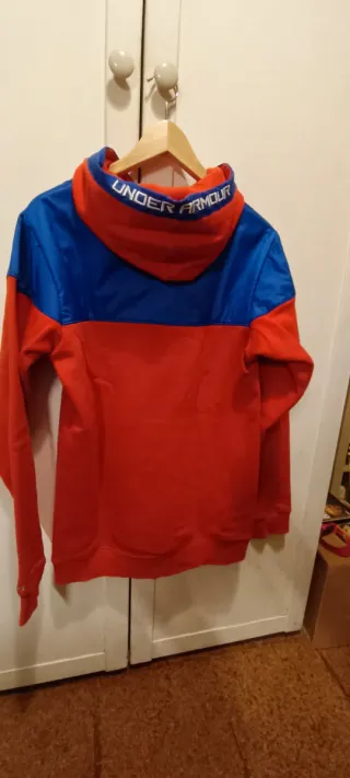 Sudadera Under Armour Capucha. Talla S