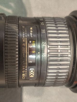 Objetivo Nikkor AF-S DX 18-200mm VR - Nikon