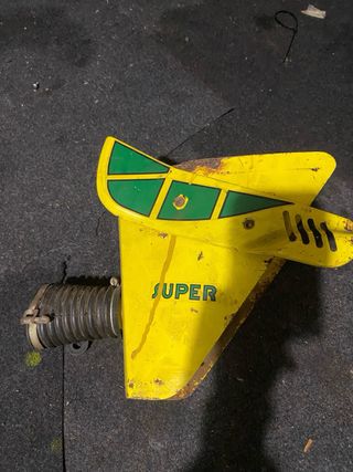 Guardabarros delantero y caja filtro Puch