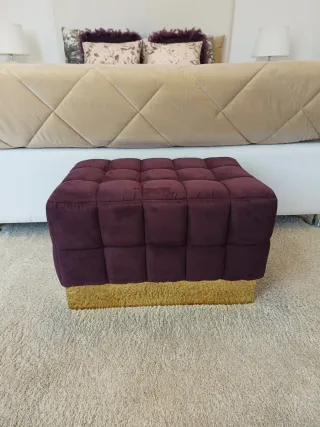 Banqueta Veludo Roxa com Base Dourada