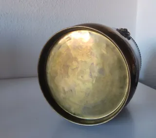 MACETERO VINTAGE DE LATÓN CABEZAS DE LEÓN