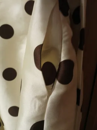 Vestido de ceremonia lunares beige y negro