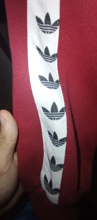 Sudadera Adidas Roja con Logo