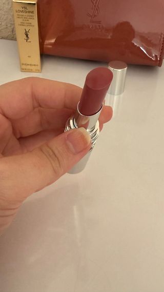 Yves Saint Laurent pintalabios LovesHine neceser