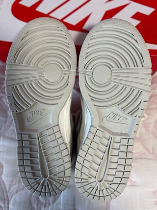 Nike Dunk Low Plata y Blanco