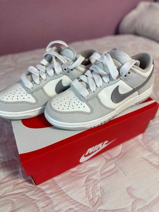 Nike Dunk Low Plata y Blanco