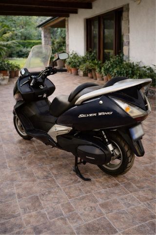 Honda Silver Wing 600