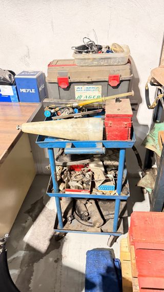 Bacos de trabajo y carros de herramientas