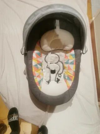 Hamaca para bebé gris con capota