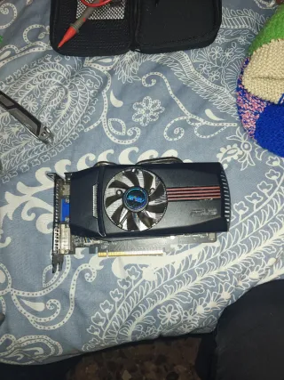 ASUS GTX 550 Ti 1GB Tarjeta Gráfica