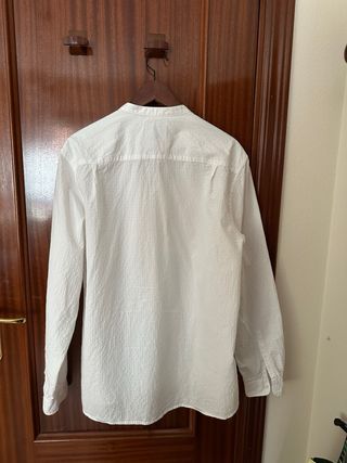 Camisa blanca con cuello mao Talla XL