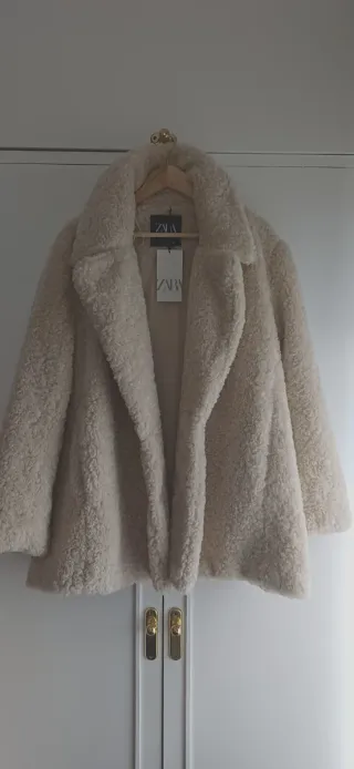 Abrigo pelo Zara XL Beige