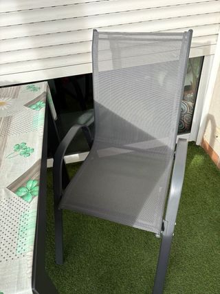 Tavolo da giardino in vetro e metallo