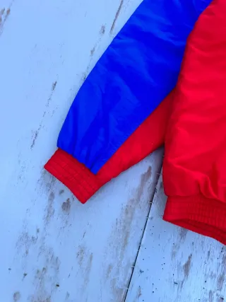 Tuta sportiva Adidas rossa e blu