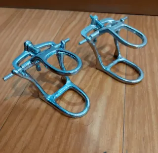 Articulador de bisagra dental