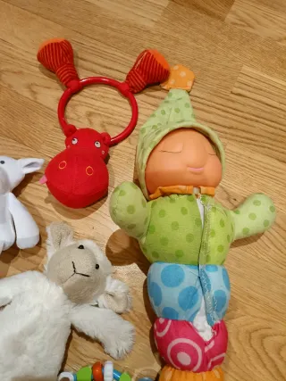 Lote juguetes bebé + regalo mochila