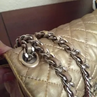 Bolso de piel de Purificación García Dorado