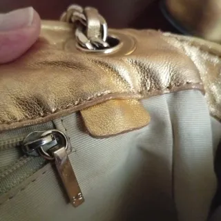 Bolso de piel de Purificación García Dorado