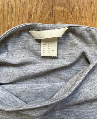 Camiseta gris escote Bardot manga corta