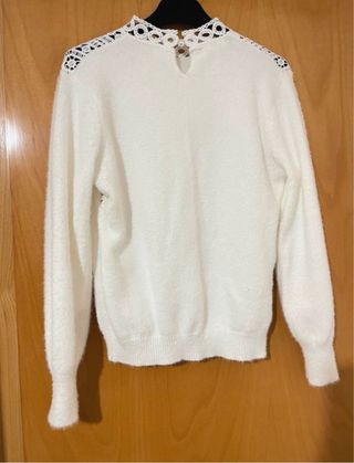 Jersey blanco elegante con encaje