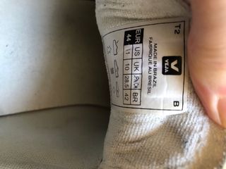 Zapatillas Veja Blancas y Amarillas. Modelo Campo