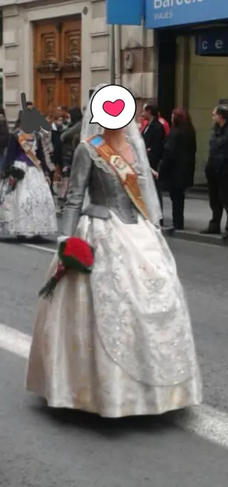 Traje de Fallera.