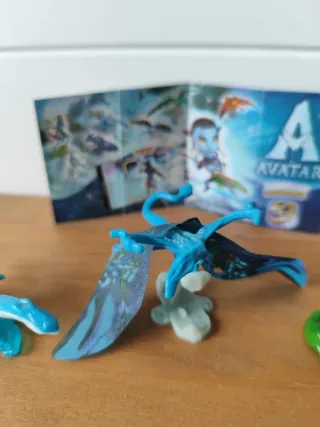 Lote 3 figuras Kinder Sorpresa Avatar