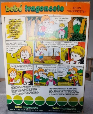 Muñeco antiguo de Toyse con accesorios