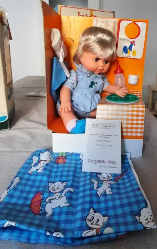 Muñeco antiguo de Toyse con accesorios