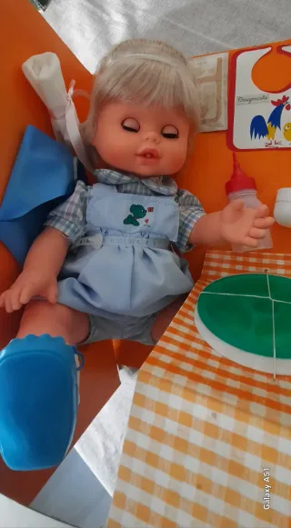 Muñeco antiguo de Toyse con accesorios