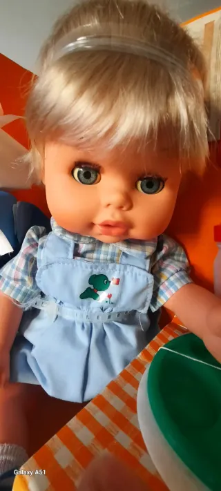 Muñeco antiguo de Toyse con accesorios