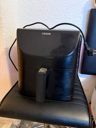 Freidora de aire Cosori negra. En buen estado.