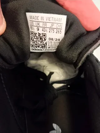 Zapatillas Adidas Negras y Blancas