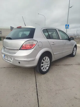 Opel Astra 2004