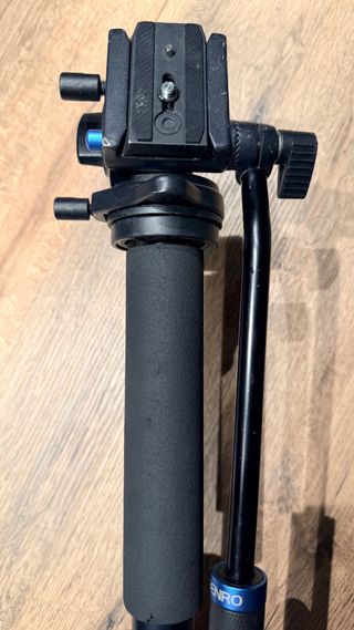 Monopié BENRO S2PRO con cabezal de video