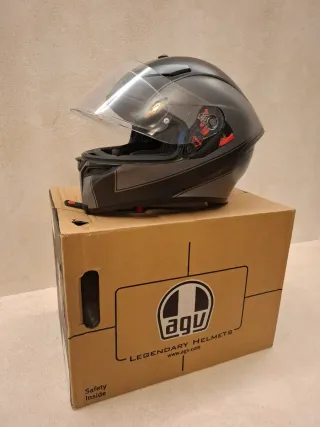 Casco de moto AGV gris/negro mate