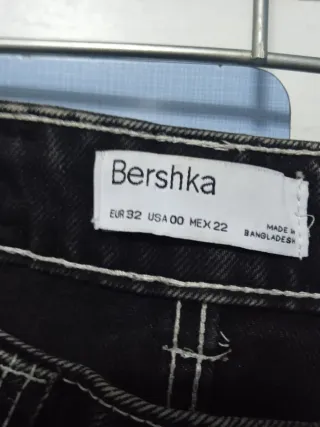 Pantalón multibolsillos Bershka negro