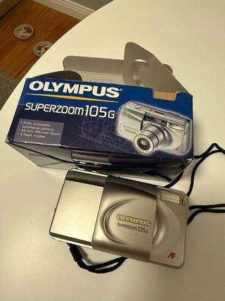 Olympus Superzoom 105G macchina fotografica